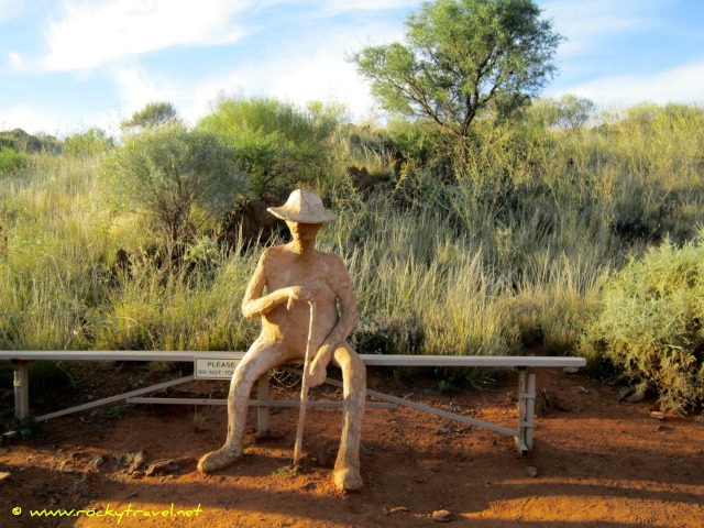 mansittinglivingdesert